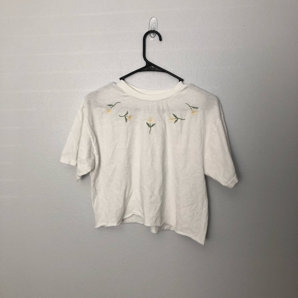 Brandy Melville flower embroidered Aleena